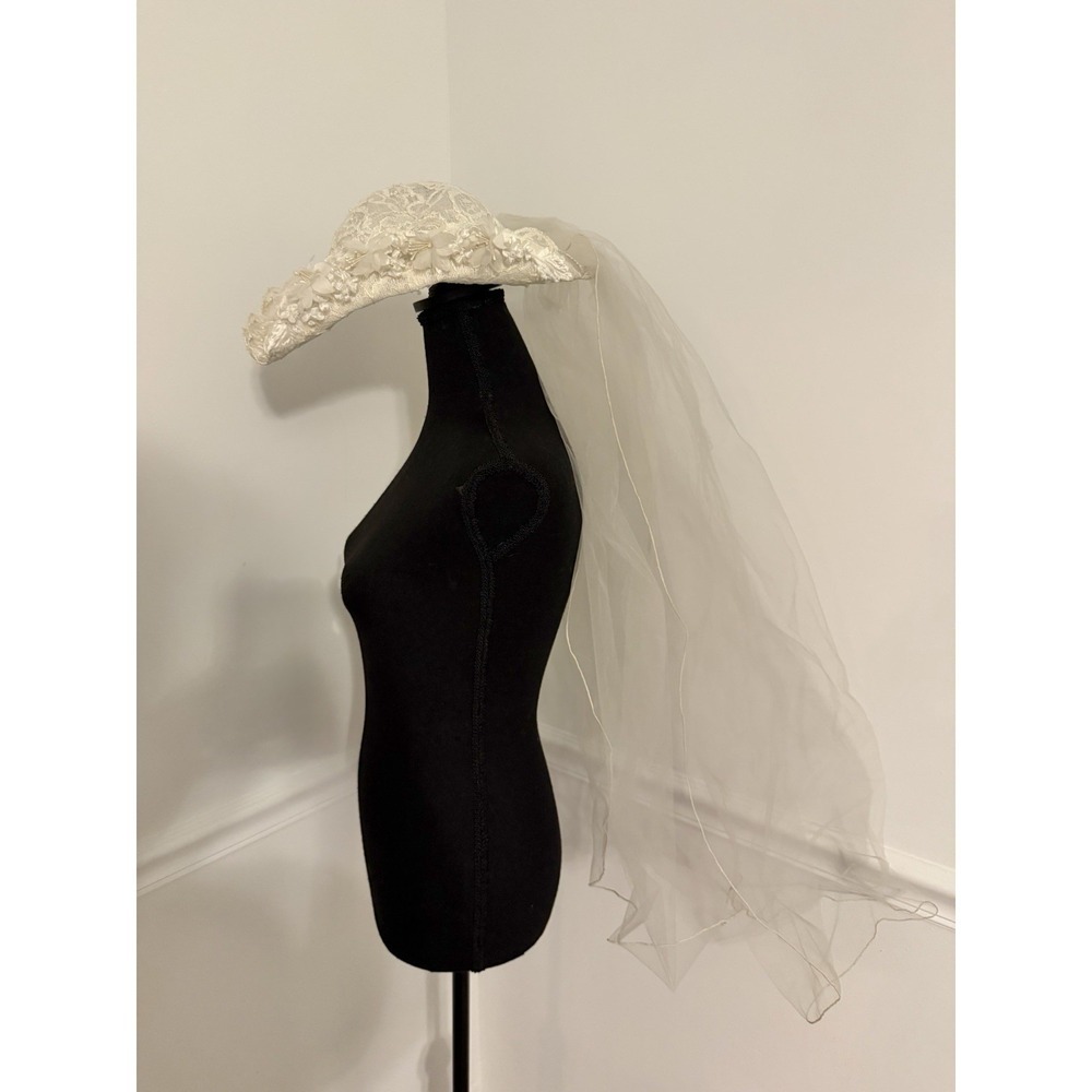 Vintage bohemian Floral Bridal Hat with Veil Ivory Lace Wedding Church 34" long‎